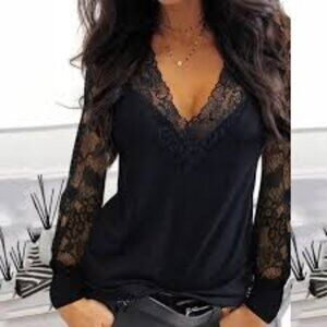 v-neck hollow shirt